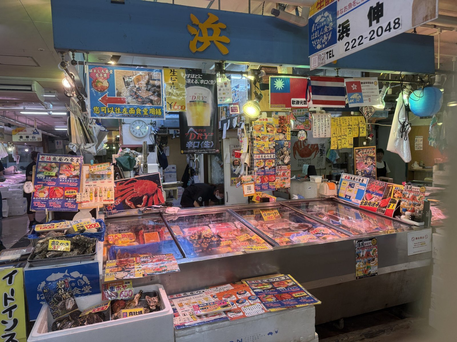 仙台朝市市場街景與生鮮海鮮攤位
