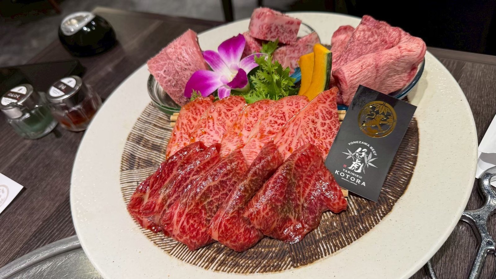 仔虎燒肉風虎套餐大皿拼盤與特選米澤牛