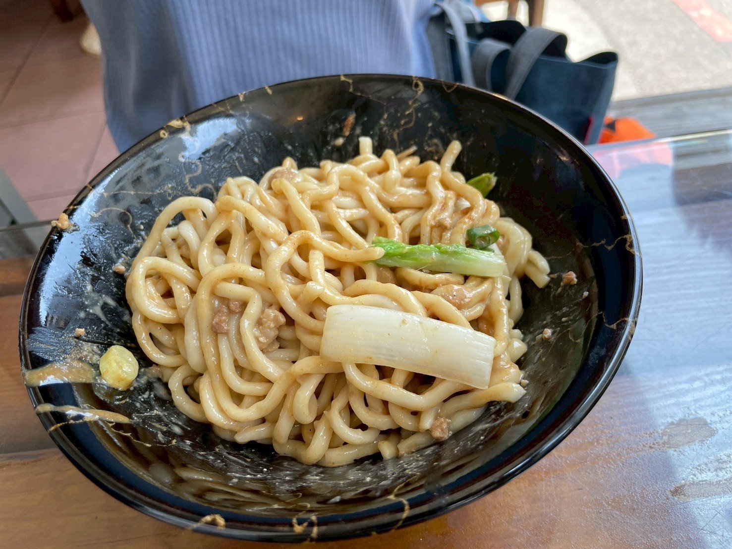 嘉義余媽媽老店麵館均勻拌開的香濃麻醬麵