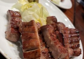【仙台美食】日本東北自由行Day2晚餐：仙台車站牛舌通たんや善治郎！必點頂級厚切真中牛舌，炭烤軟嫩爆汁超銷魂